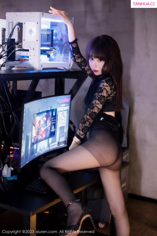   [XiuRen]高清写真图 2023.12.01 No.7751 韩系学妹 黑丝美腿第5张图片